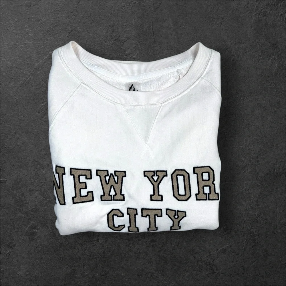 Lou & Grey Women’s Crewneck New York Beige Sweatshirt Size XS - Picture 11 of 12